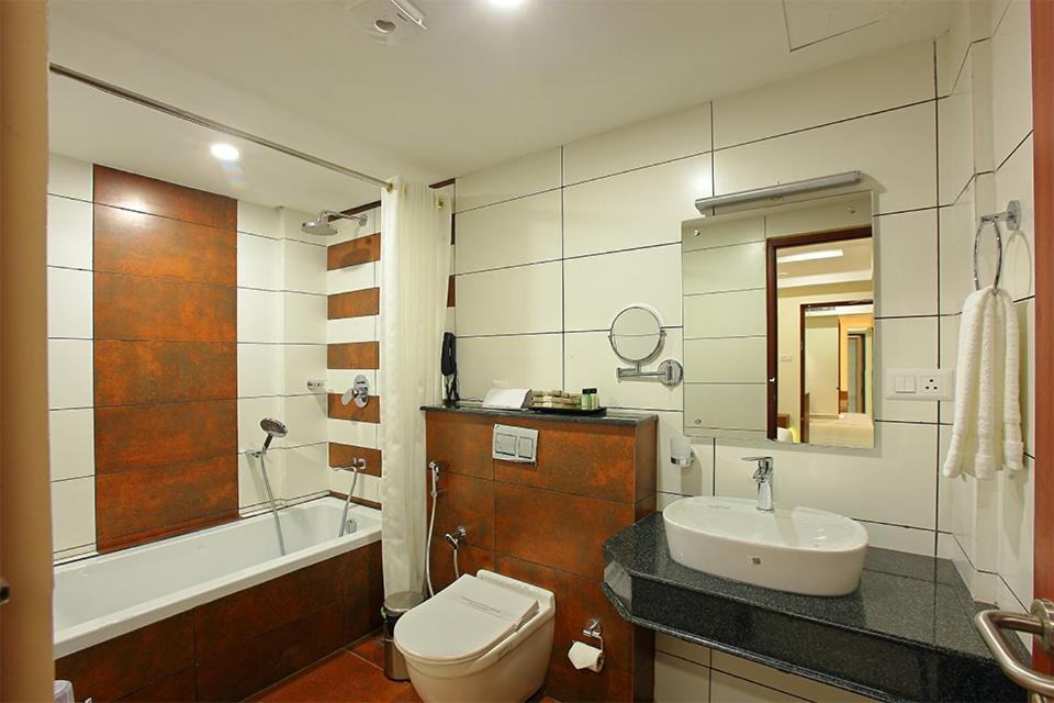 Lumbini Supreme Hotel Thrissur Exterior photo