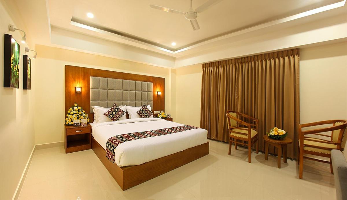 Lumbini Supreme Hotel Thrissur Exterior photo